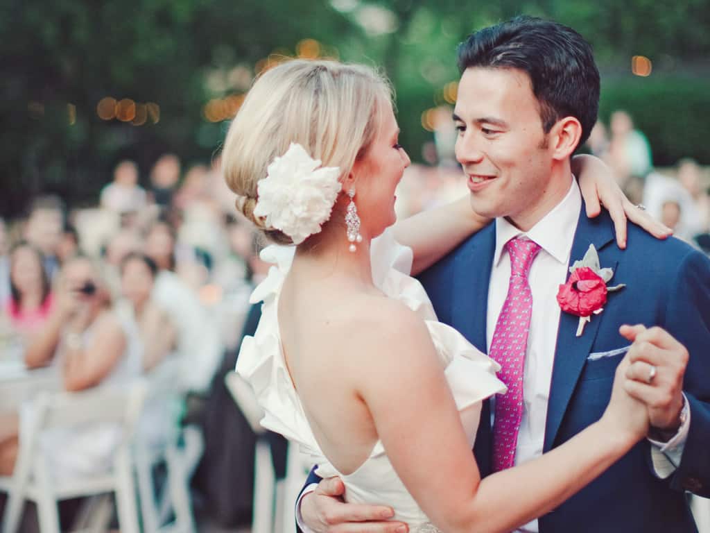 first dance, Hudson Valley DJ, Wedding DJ Hudson Valley, Westchester DJ, Westchester Wedding DJ, Wedding DJ company, http://www.apbentertainment.com, Great wedding dj, wedding ceremony dj, Photo booth, wedding lighting, wedding uplighting, wedding photo booth, apb entertainment, a perfect blend entertainment dj